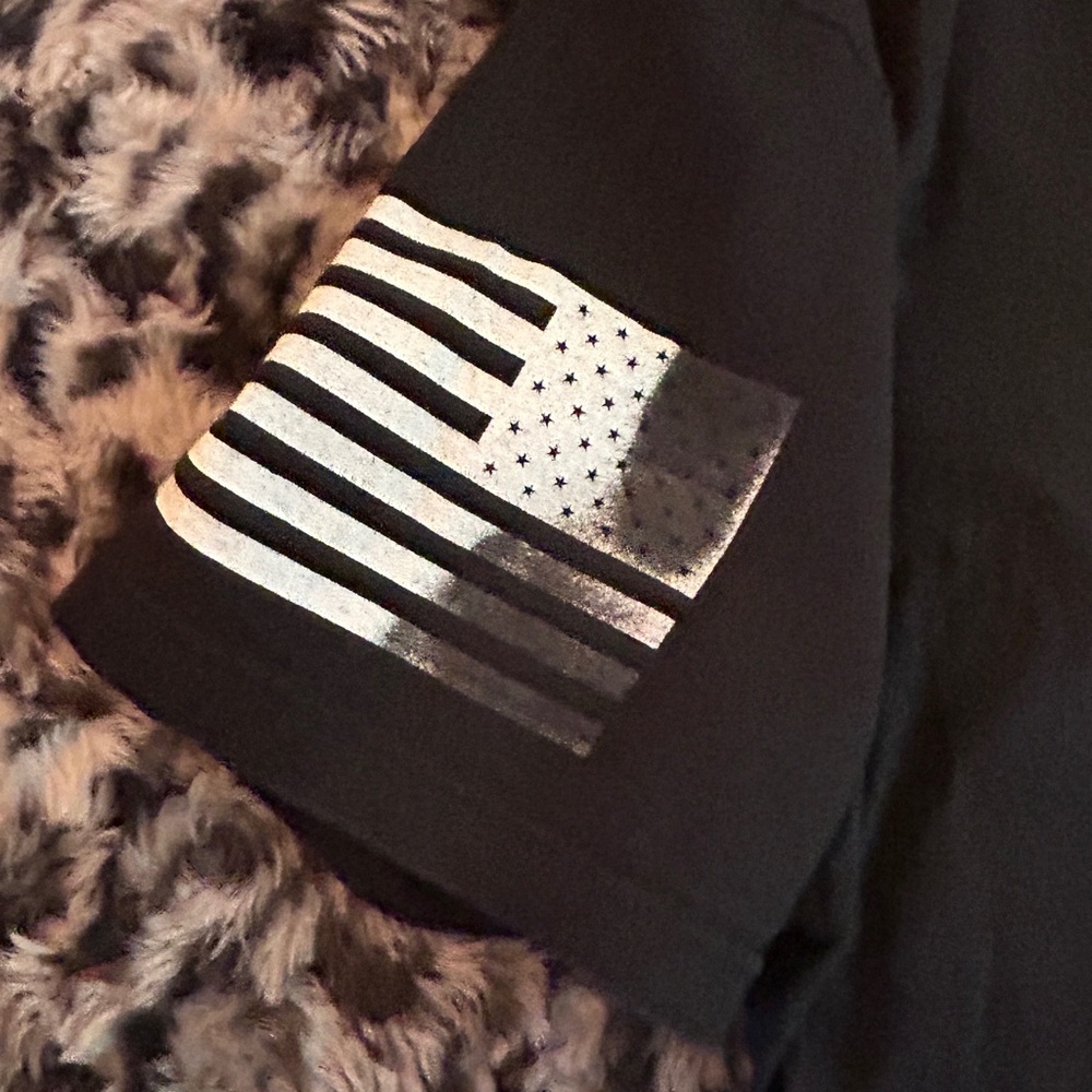 GRUNT STYLE medium T-shirt with bullet flag design - Picture 6 of 14